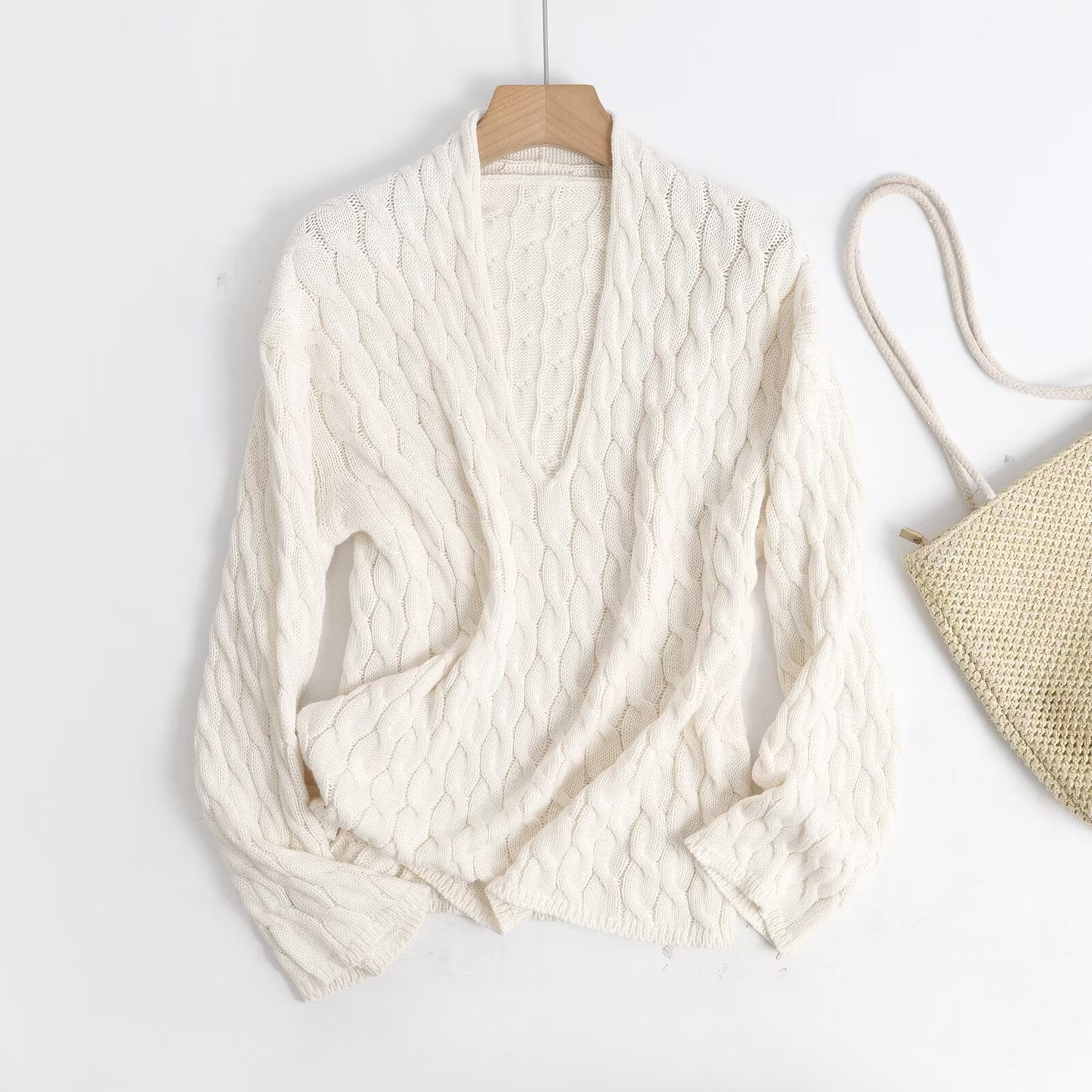 Style V-Neck Long Sleeve Cable Knit Sweater for Women