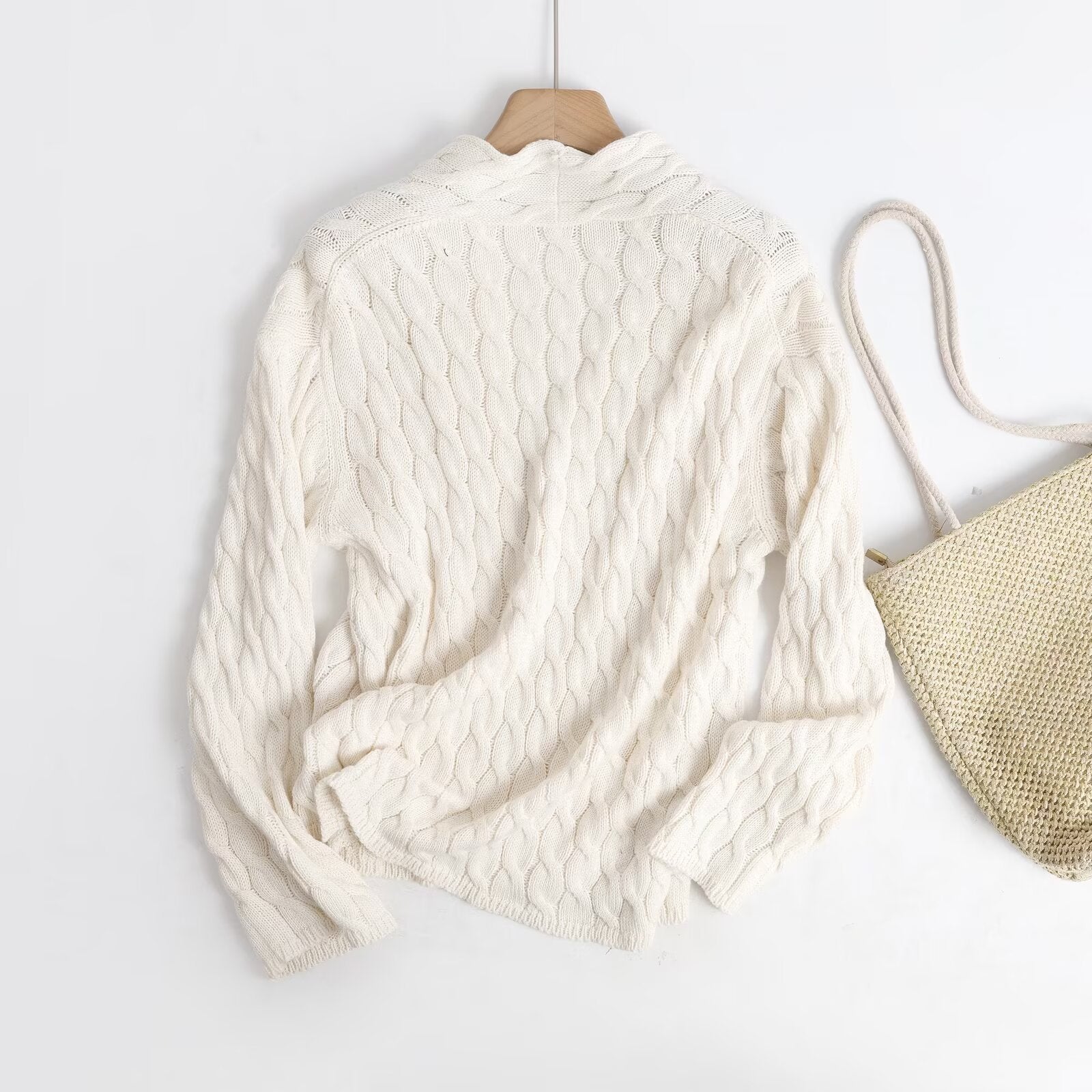 Style V-Neck Long Sleeve Cable Knit Sweater for Women