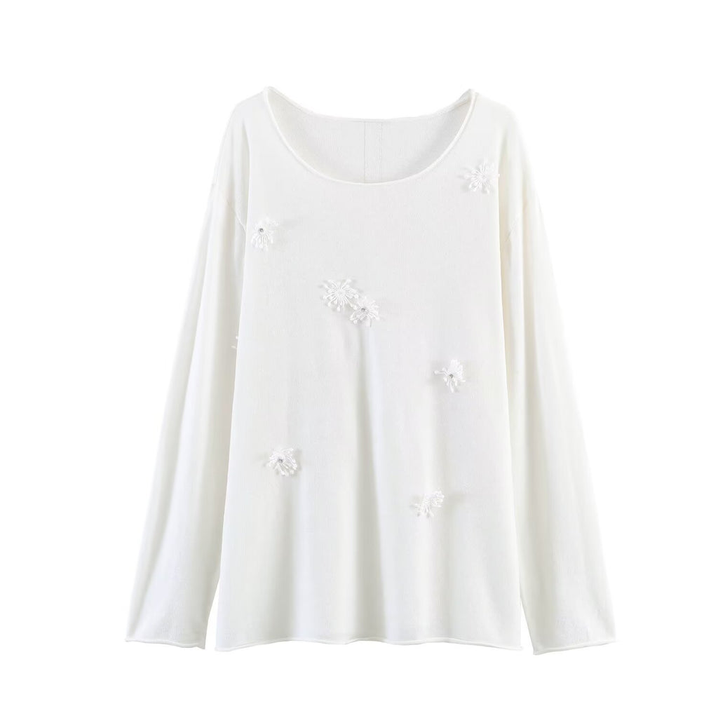Style Elegant Knit Sweater with Beaded Flower Design
