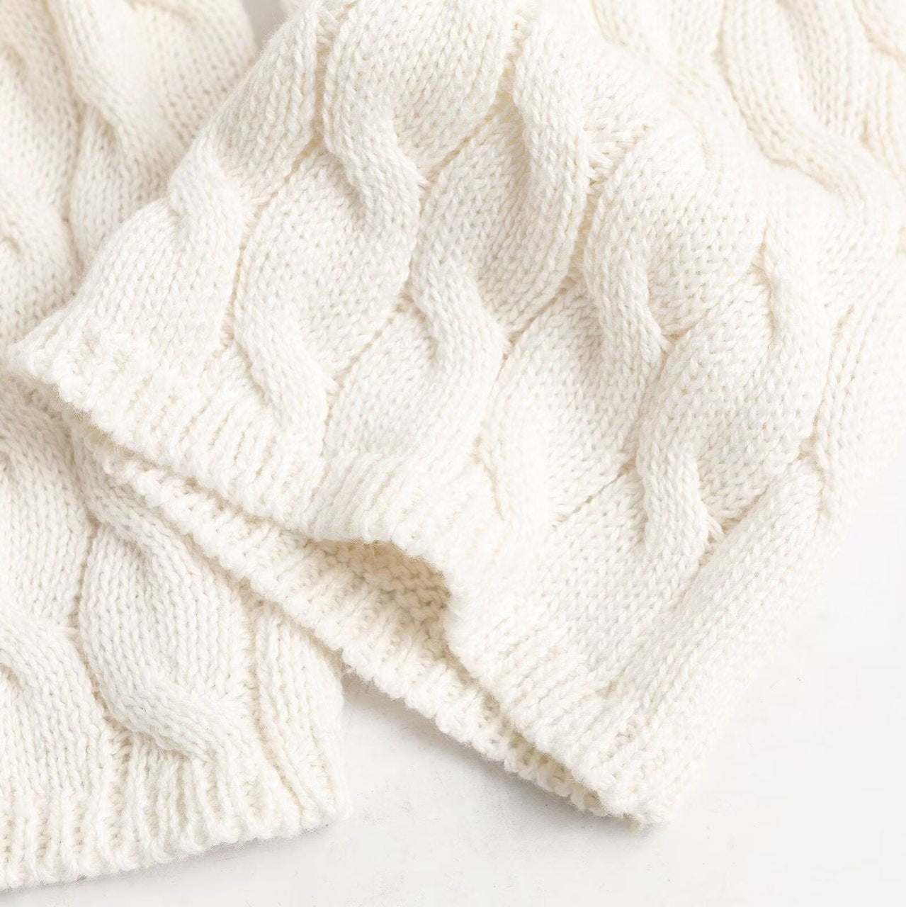 Style V-Neck Long Sleeve Cable Knit Sweater for Women